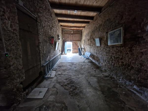 Proche VEZELISE (54) 2 maisons de village avec dépendances à rénover / 1000 m2 env Terrain