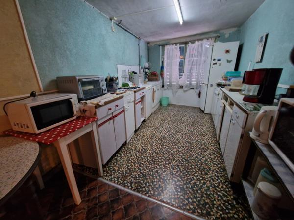 Proche VEZELISE (54) 2 maisons de village avec dépendances à rénover / 1000 m2 env Terrain