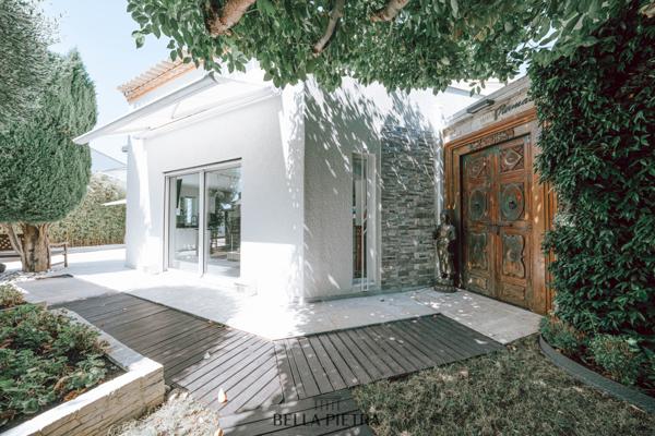 Saint-Jean-de-Védas (34430) Maison de 175 m² avec Piscine, Poolhouse et Studio Indépendant - Un Véritable Havre de Paix !