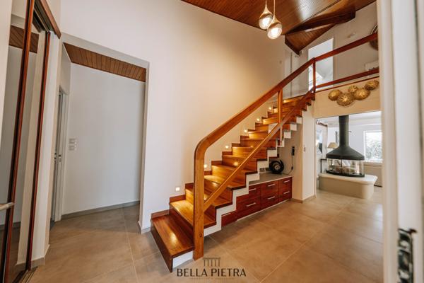 Saint-Jean-de-Védas (34430) Maison de 175 m² avec Piscine, Poolhouse et Studio Indépendant - Un Véritable Havre de Paix !