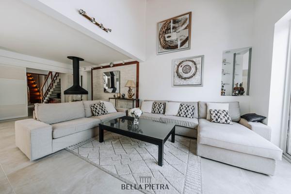 Saint-Jean-de-Védas (34430) Maison de 175 m² avec Piscine, Poolhouse et Studio Indépendant - Un Véritable Havre de Paix !