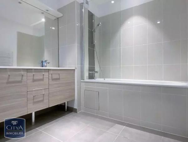 Appartement à louer 3 pièces 75.05m²