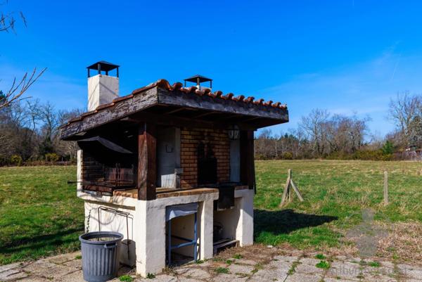 Vente Maison de village 4 pièces 96 m2 à Sainte-Eulalie-en-Born