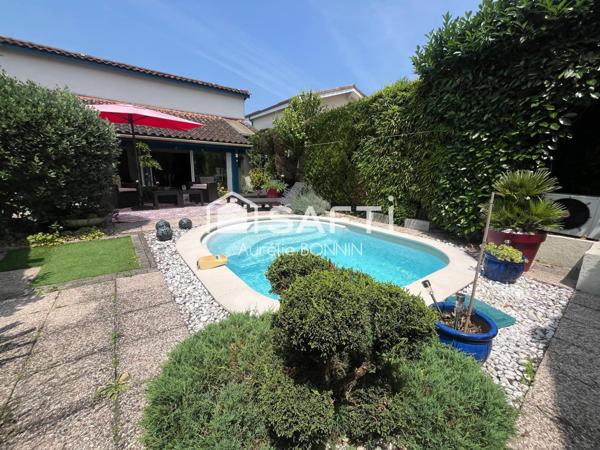Talence Belle arcachonnaise rénovée avec piscine et garage à une dizaine de minute à pieds du tram
