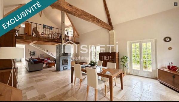 Maison de caractère de 200m2 restaurée avec soin, 3 chambres