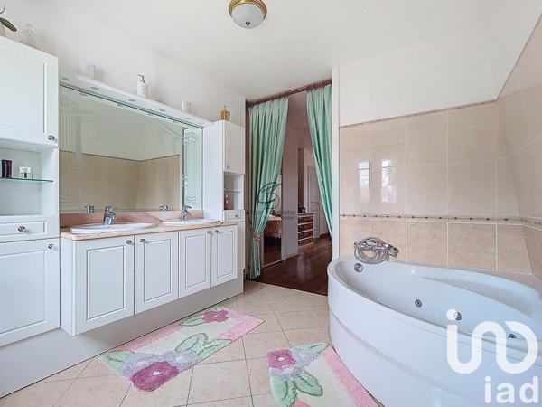 Maison à vendre 6 pièces 161 m² Le Plessis-Trévise