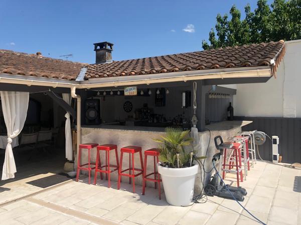 Proche ROYAN (17) - Villa avec piscine Saujon (17600)