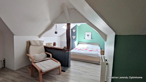 L'élégance d'une grande maison de village Normande en Pierre de Taille de 298 m² à réinventer