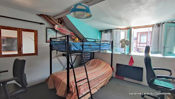 L'élégance d'une grande maison de village Normande en Pierre de Taille de 298 m² à réinventer