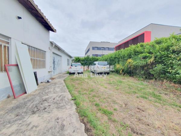 Maison 165m² avec combles + hangar de 75m² sur parcelle de plus de 500m²