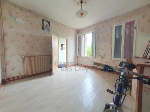 Maison 165m² avec combles + hangar de 75m² sur parcelle de plus de 500m²