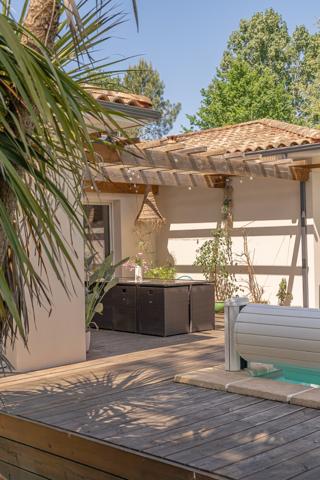 Maison 6 pièces modernes piscine