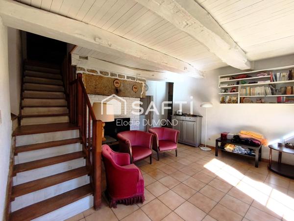 Très belle maison en pierre d'une surface habitable de 174 m2 avec terrain arboré de 2060 m2