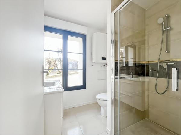 APPARTEMENT AVEC TERRASSE DE 60M² DANS LE CENTRE-VILLE HISTORIQUE