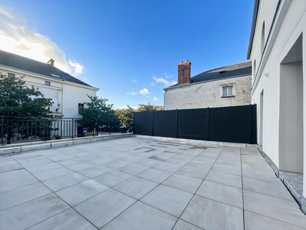 APPARTEMENT AVEC TERRASSE DE 60M² DANS LE CENTRE-VILLE HISTORIQUE