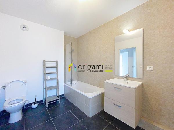 LINGOLSHEIM - Spacieux 2P meublé