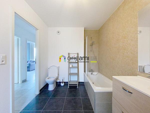 LINGOLSHEIM - Spacieux 2P meublé