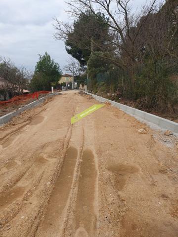 Marignane (13700) Terrain 1027 m2 + Chemin. 1170 m2 colline Marignane (B+C)