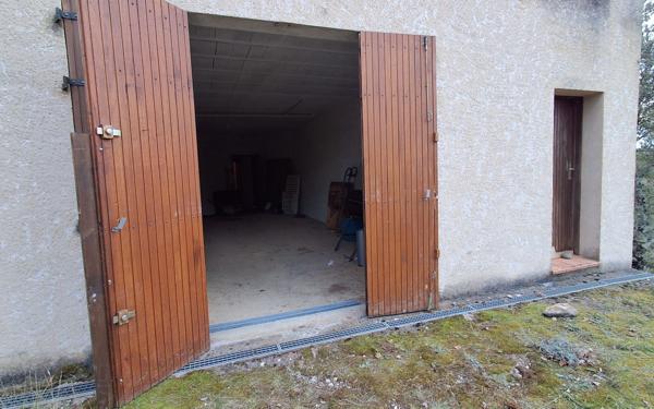 Maison à vendre    4 pièces •  Esparron-de-Verdon