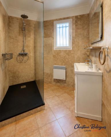 LORGUES VILLA T6 DEPENDANCE PISCINE LOFT