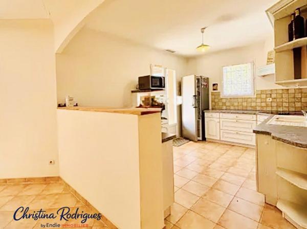 LORGUES VILLA T6 DEPENDANCE PISCINE LOFT