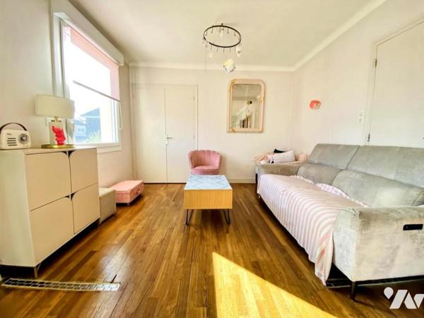 Maison familiale avec beau potentiel – Centre-bourg de Plescop