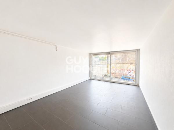 Bureau à louer – 60,7 m² au total – À 8 min à pied du métro ligne 12
