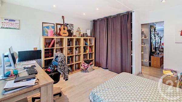 Appartement F3 Bis à vendre  4 pièces - 87,34 m2 ST LAURENT DU VAR - 06