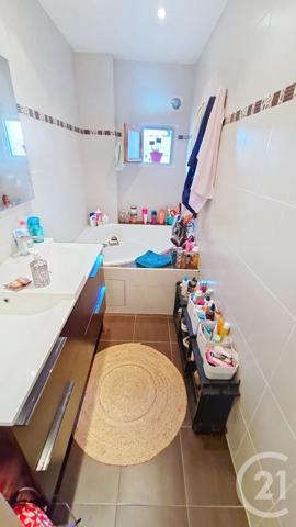 Appartement F3 Bis à vendre  4 pièces - 87,34 m2 ST LAURENT DU VAR - 06