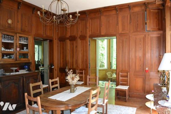 GRANDE BATISSE EN PIERRE AVEC TERRAIN ATTENANT DE 4000 m²