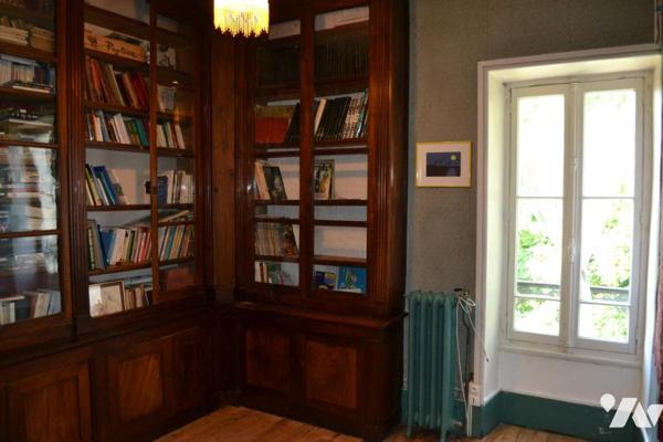 GRANDE BATISSE EN PIERRE AVEC TERRAIN ATTENANT DE 4000 m²