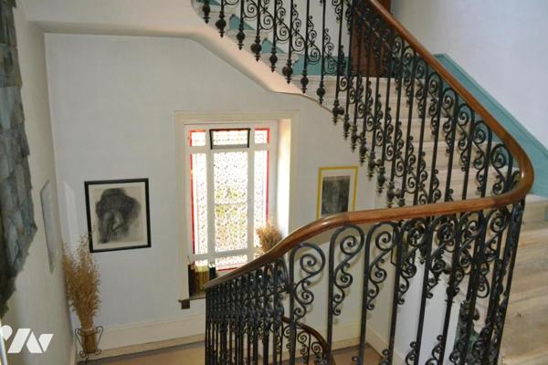 GRANDE BATISSE EN PIERRE AVEC TERRAIN ATTENANT DE 4000 m²