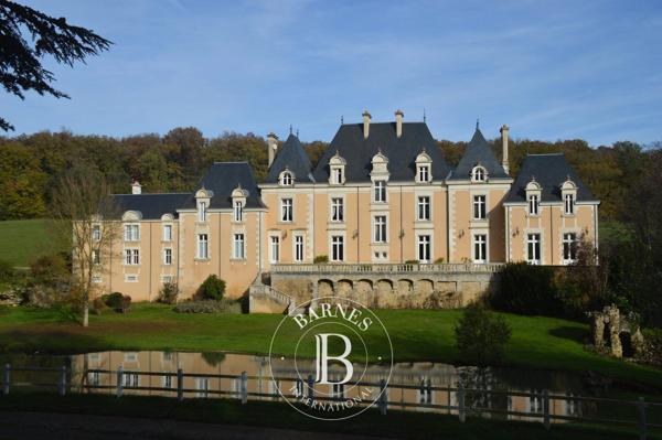 Poitiers, Château 12 Chambres -  600 m² à vendre