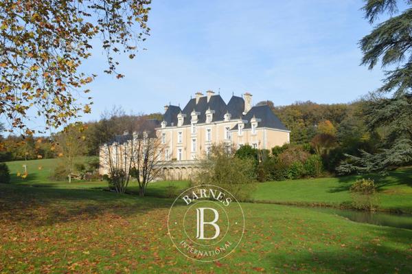 Poitiers, Château 12 Chambres -  600 m² à vendre