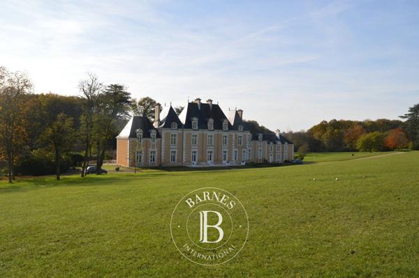 Poitiers, Château 12 Chambres -  600 m² à vendre