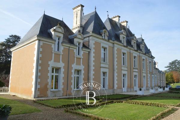 Poitiers, Château 12 Chambres -  600 m² à vendre
