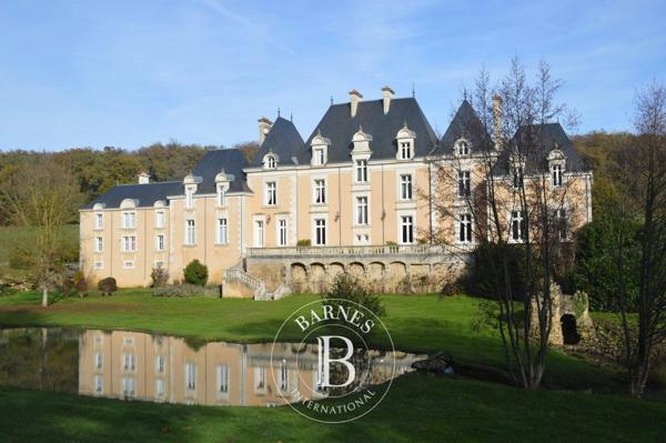Poitiers, Château 12 Chambres -  600 m² à vendre