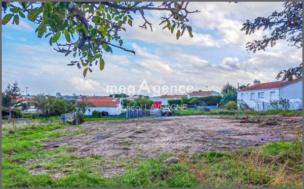 Terrain à SAINT-HILAIRE-DE-RIEZ, 85270 - 640m²
