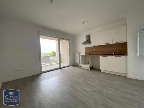 Appartement à louer 3 pièces 60.85m² Lucé (28110)