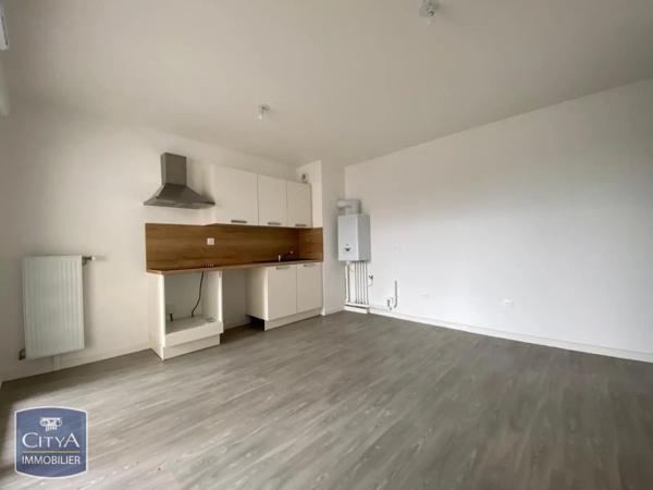 Appartement à louer 3 pièces 60.85m² Lucé (28110)