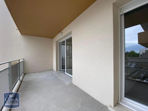 Appartement à louer 3 pièces 60.85m² Lucé (28110)