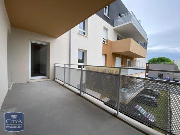 Appartement à louer 3 pièces 60.85m² Lucé (28110)