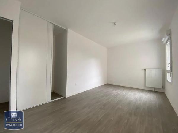Appartement à louer 3 pièces 60.85m² Lucé (28110)