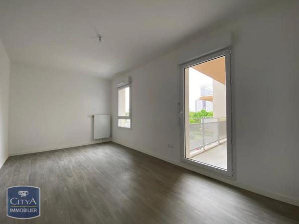 Appartement à louer 3 pièces 60.85m² Lucé (28110)