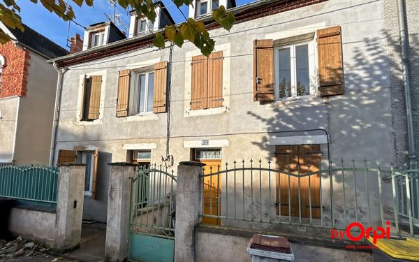 Immeuble à vendre    6 pièces •  Montluçon