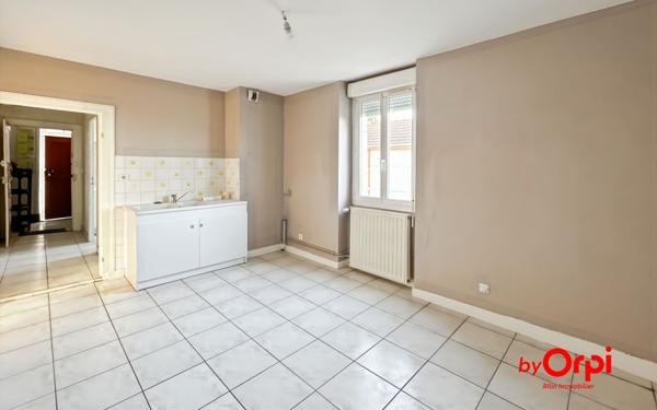 Immeuble à vendre    6 pièces •  Montluçon