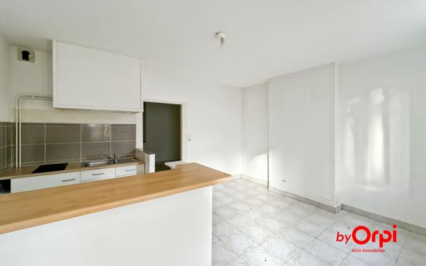 Immeuble à vendre    6 pièces •  Montluçon