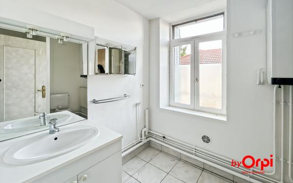 Immeuble à vendre    6 pièces •  Montluçon