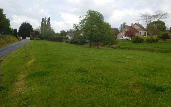 Terrain à vendre    Saint-Yrieix-la-Perche