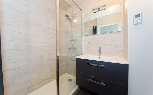 Appartement à vendre    2 pièces • 54,50 m2 Paris 20